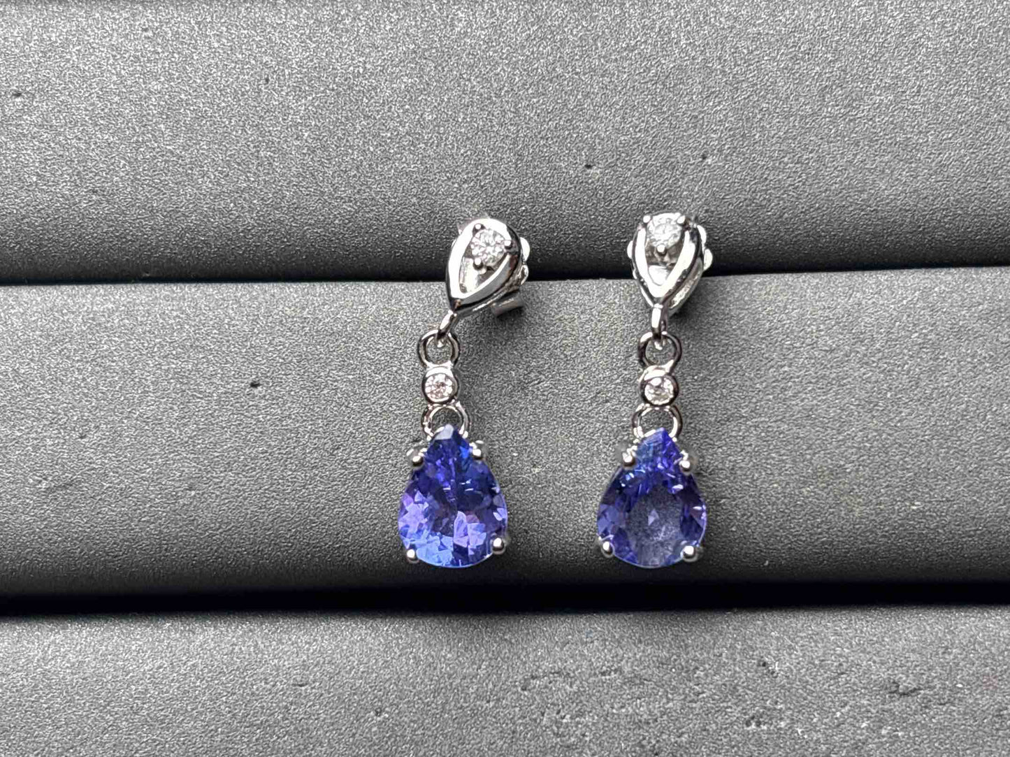 A11747 Tanzanite Earrings