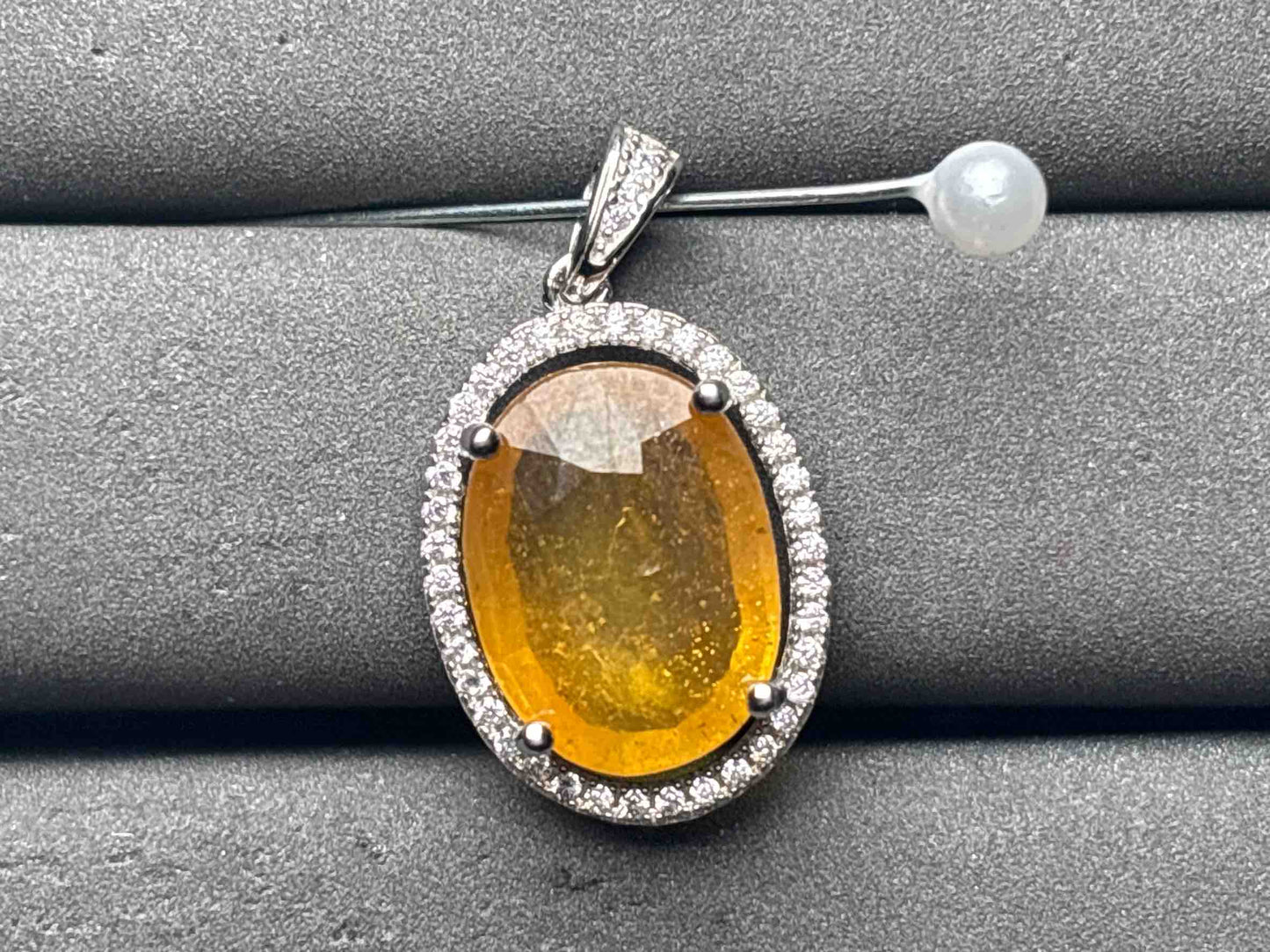 A11765 Sapphire Pendant