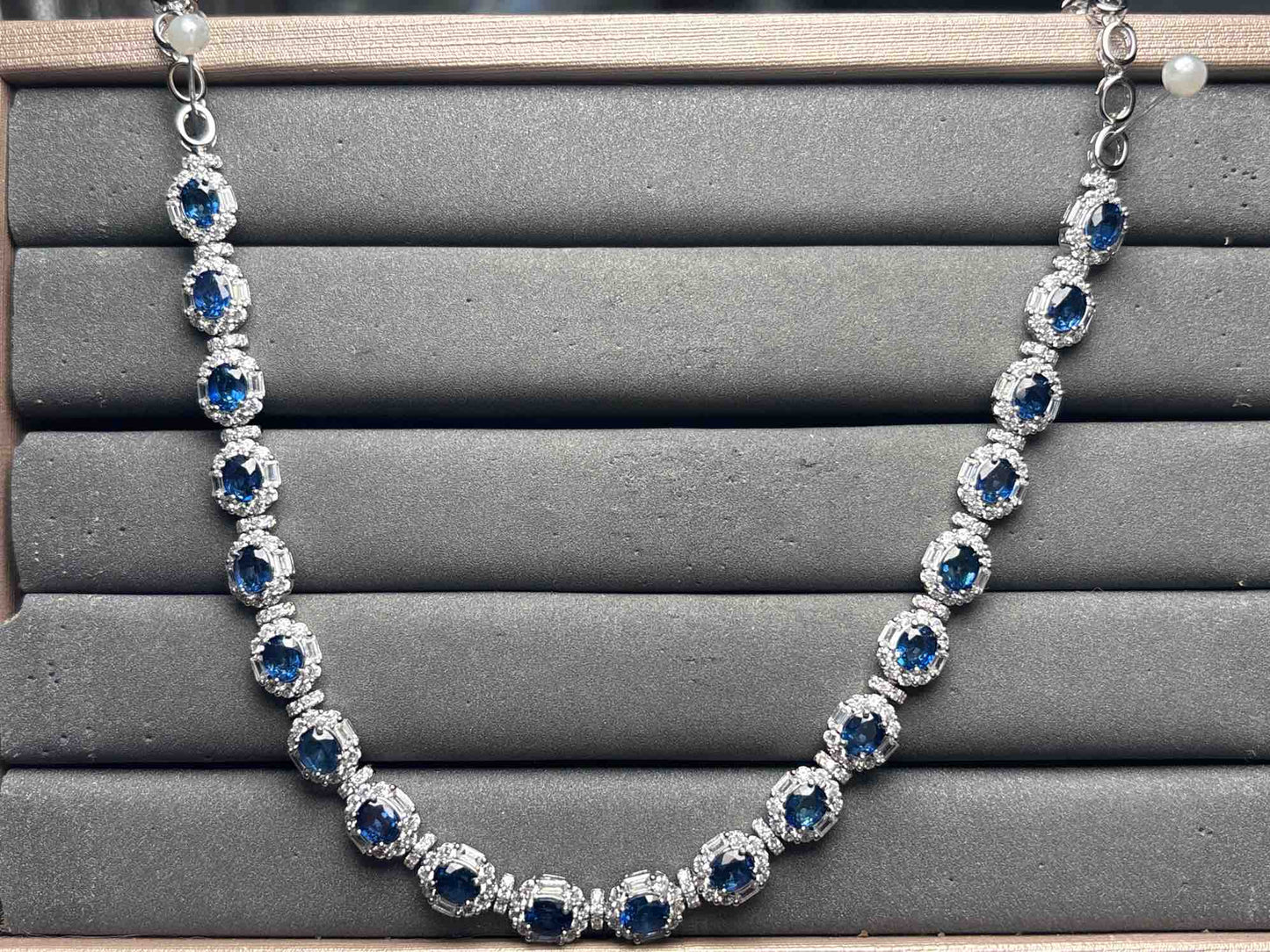 A11860 Sapphire Necklace