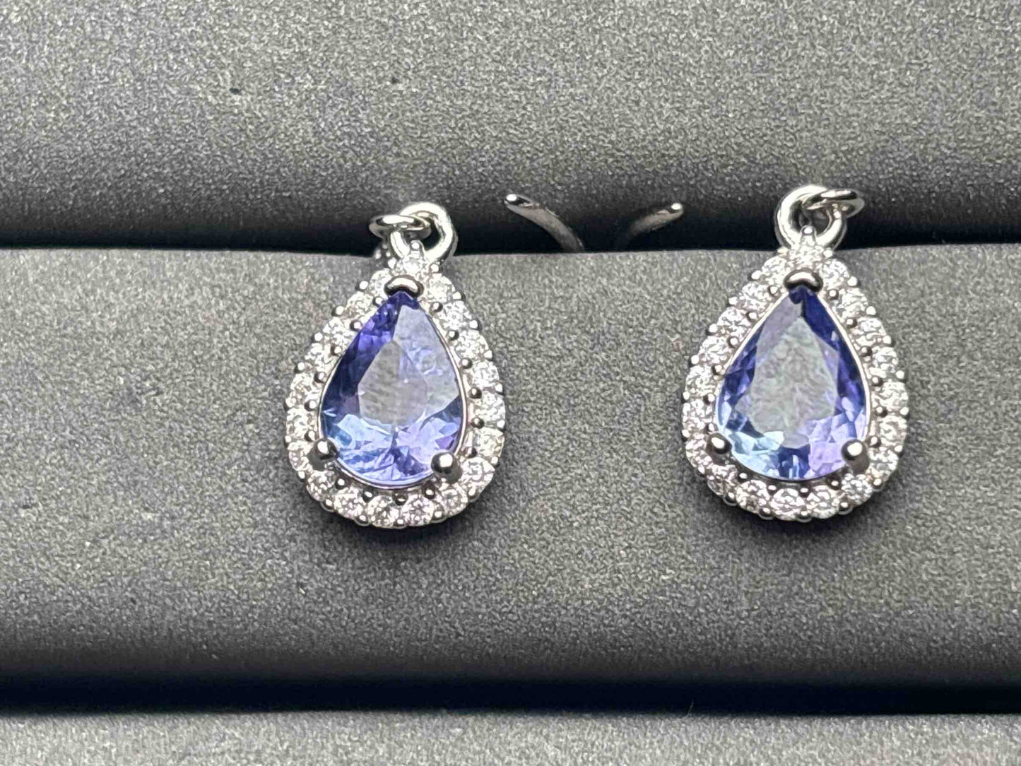 A11918 Tanzanite Earrings
