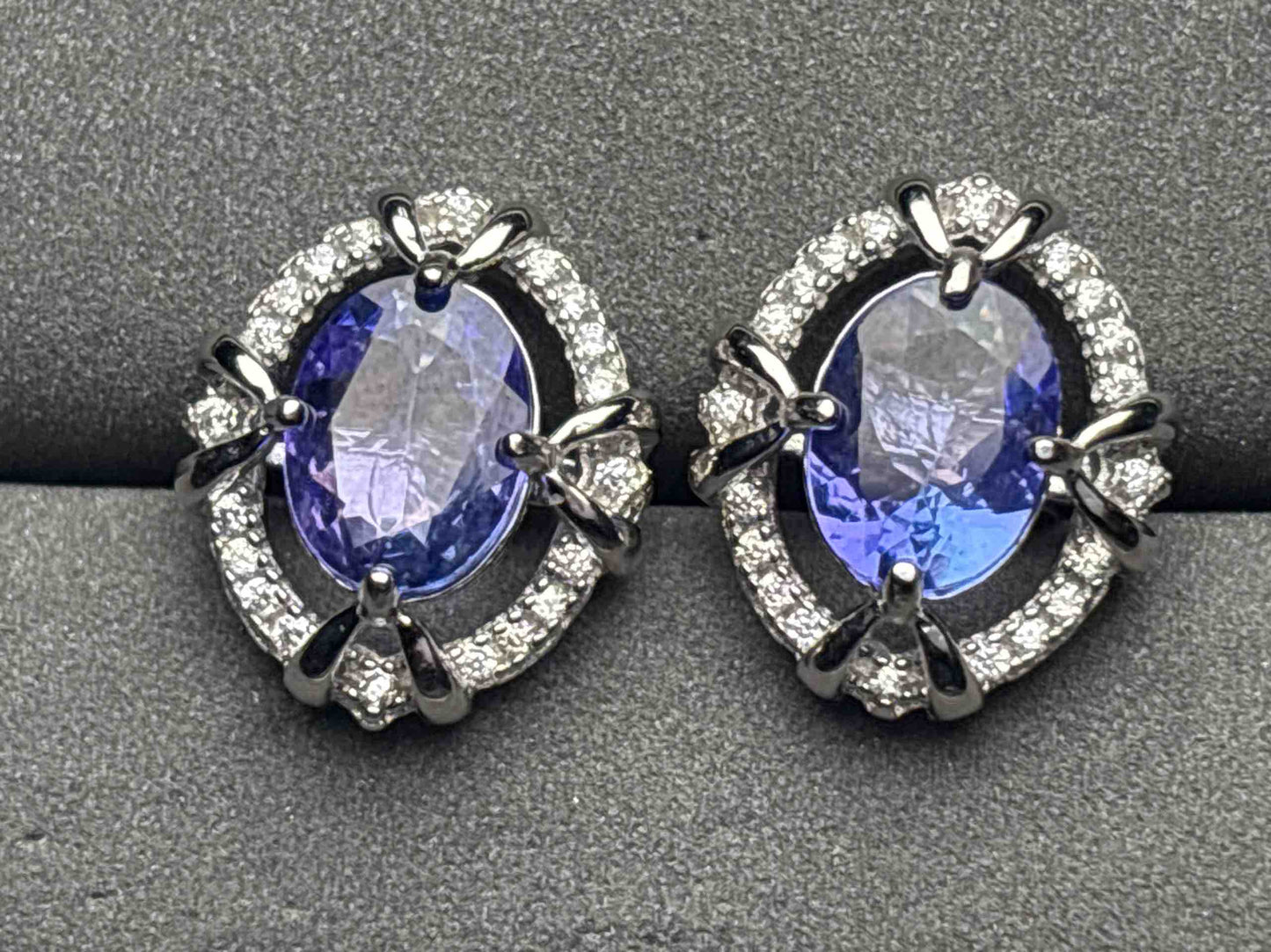 A11921 Tanzanite Earrings