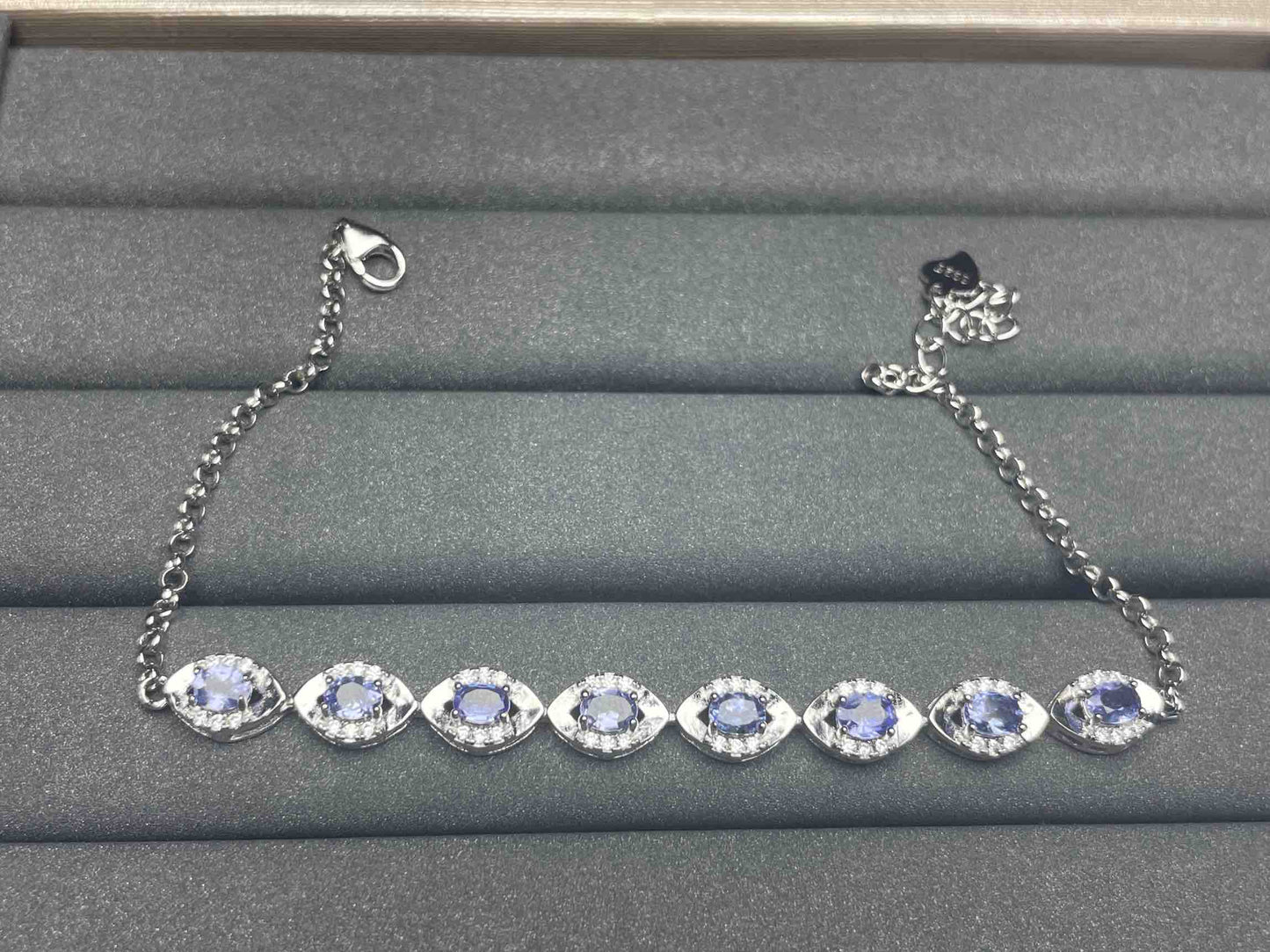 A1196 Tanzanite Bracelet