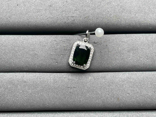 A11979 Diopside Pendant