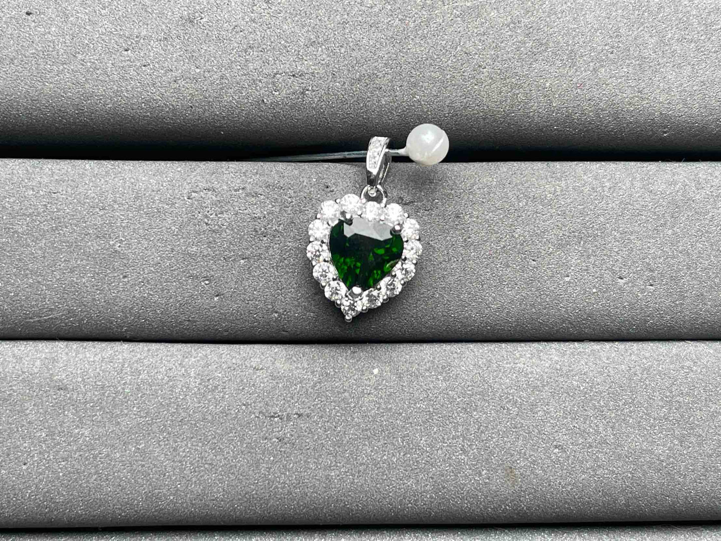 A11980 Diopside Pendant