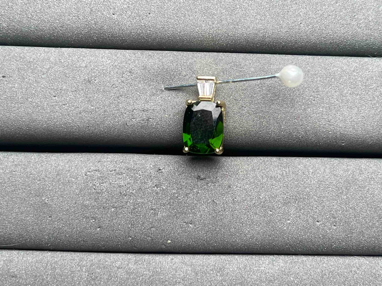 A11981 Diopside Pendant