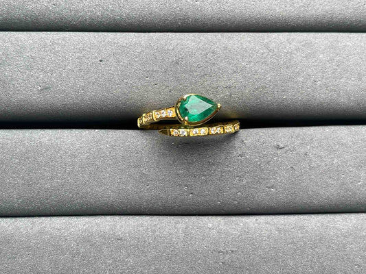 A12022 Emerald Ring