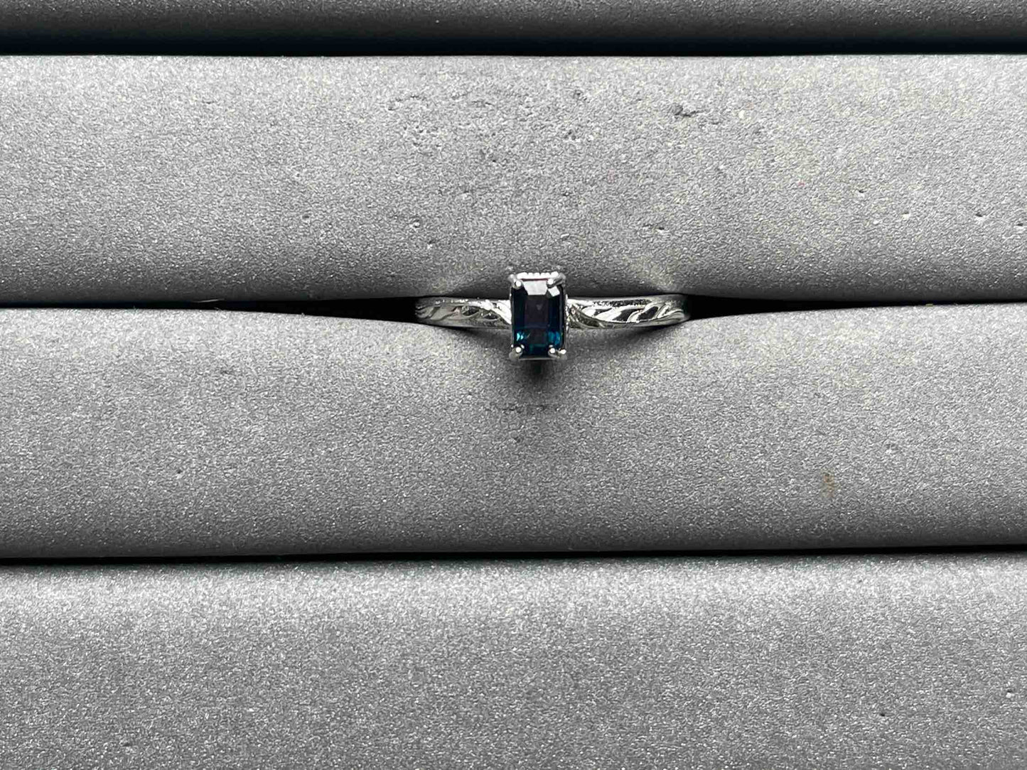 A12036 Sapphire Ring