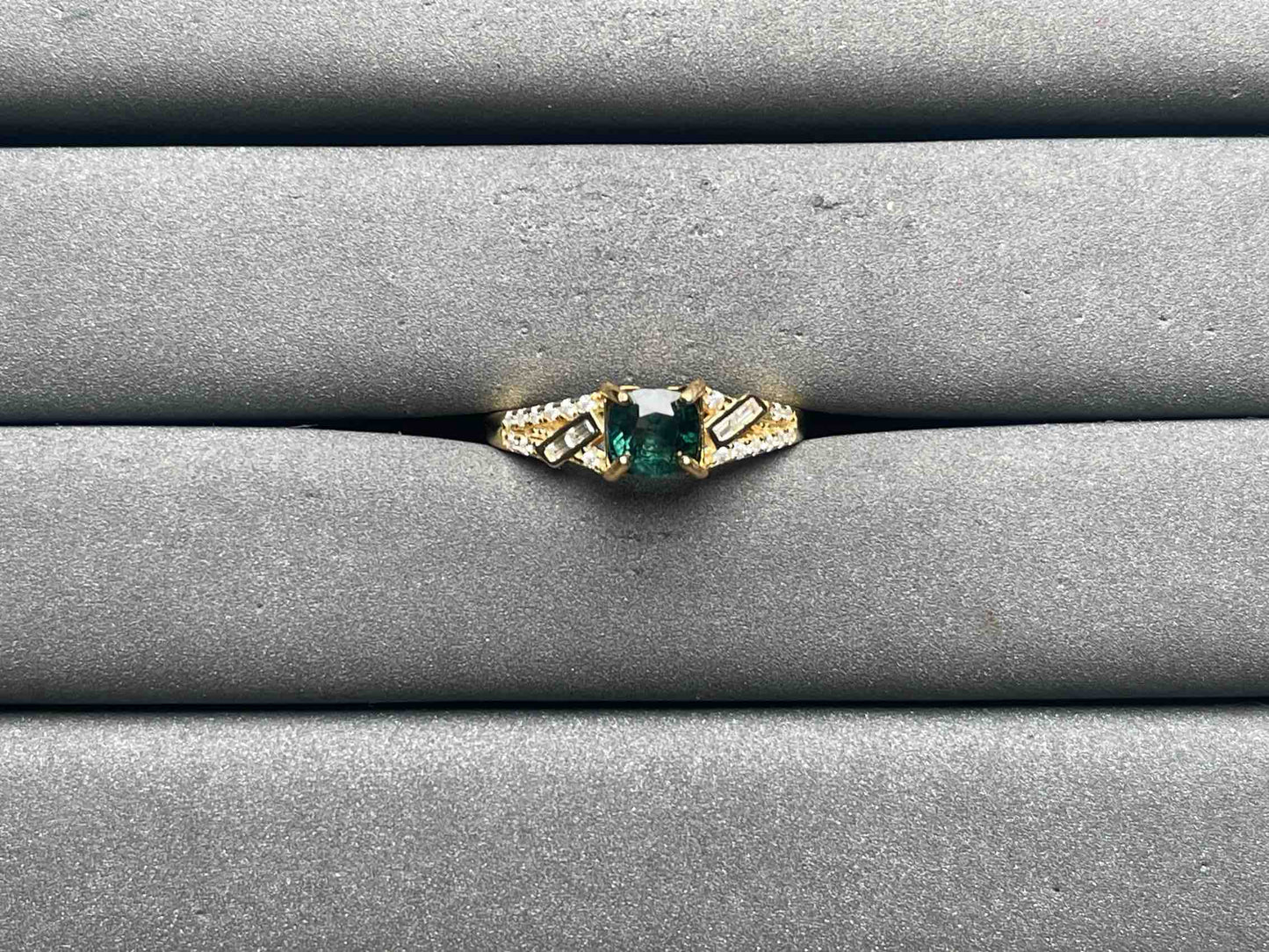 A12039 Sapphire Ring