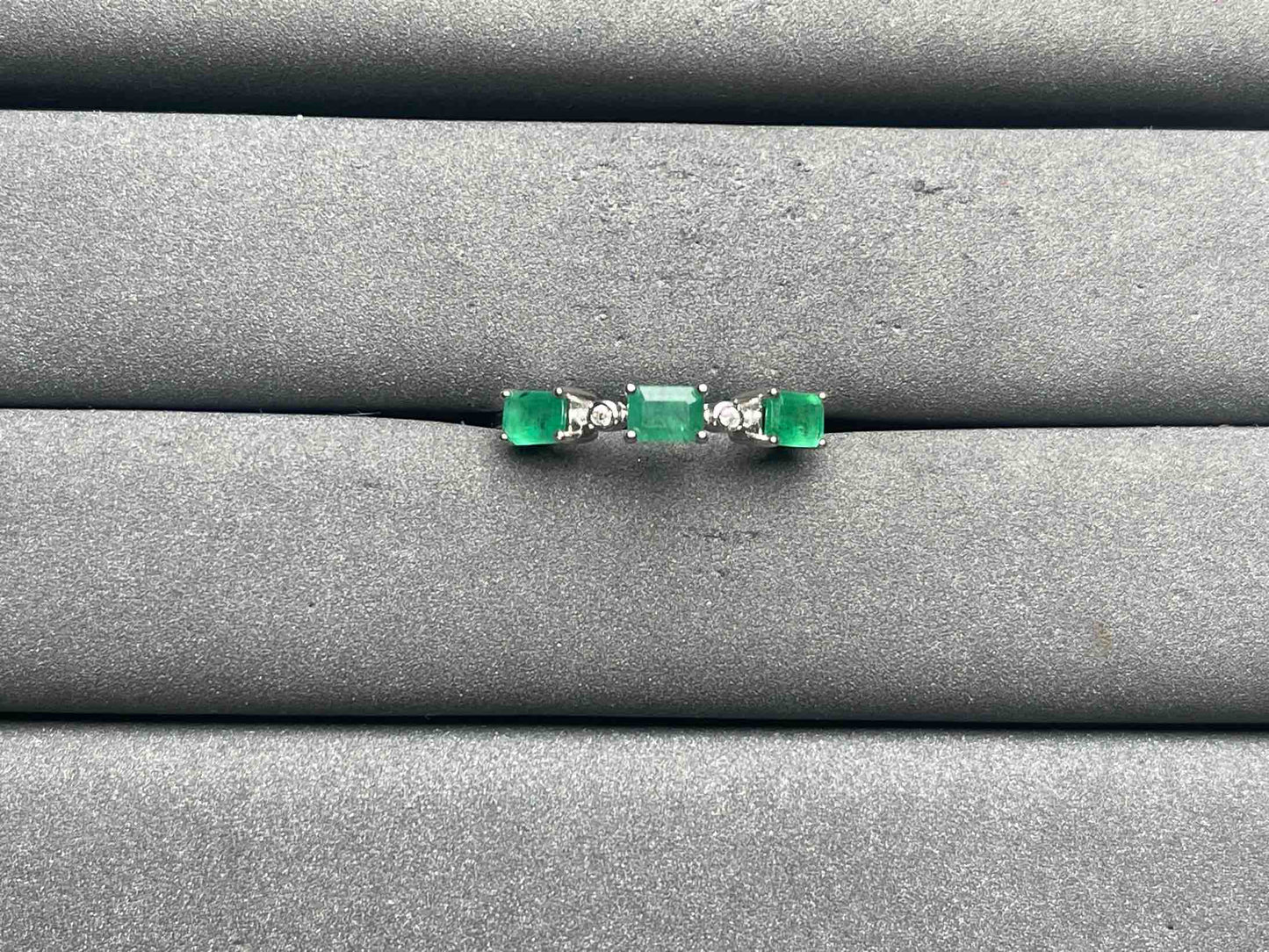 A12048 Emerald Ring
