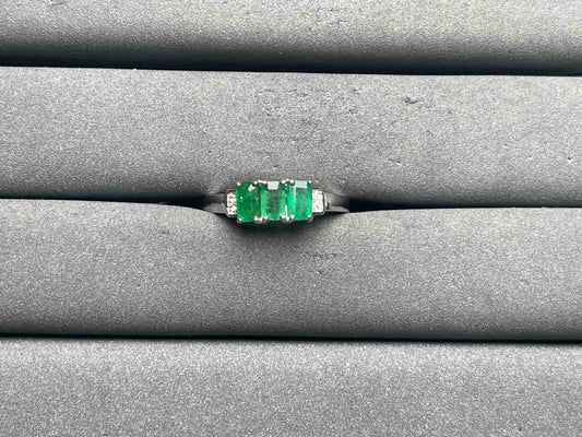 A12049 Emerald Ring