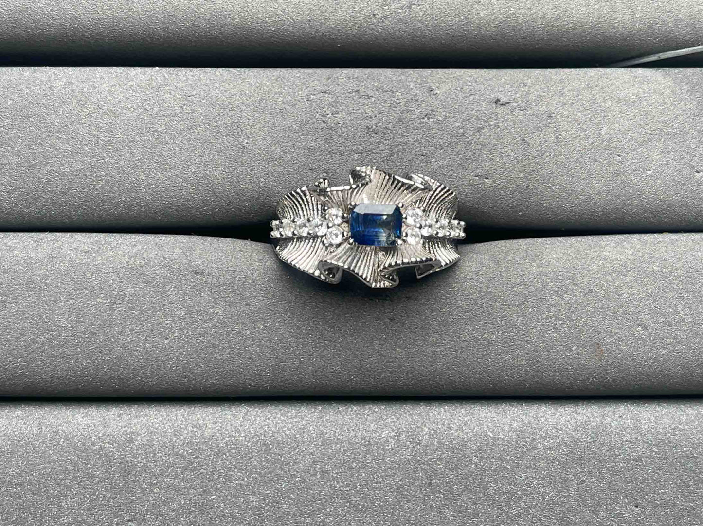 A12072 Sapphire Ring