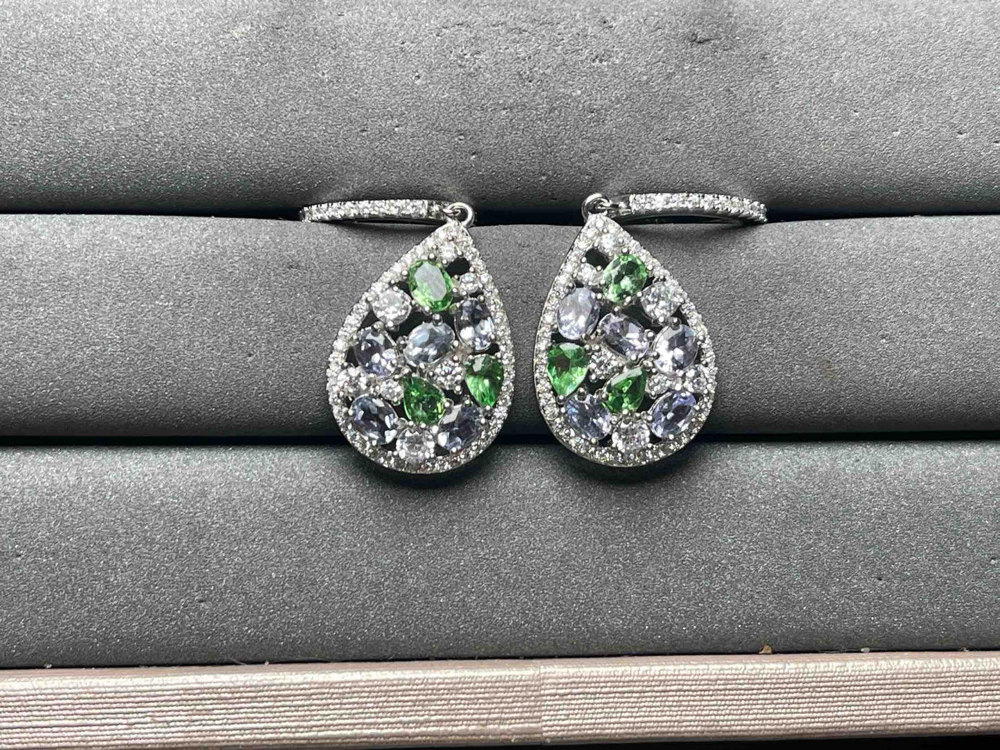 A12202 Tsavorite Earrings