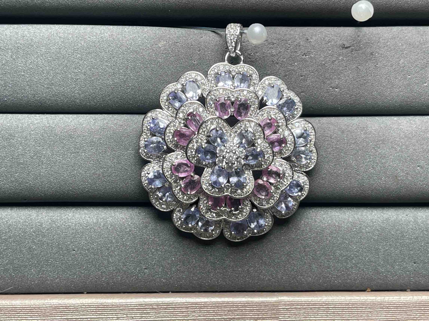 A12210 Sapphire Pendant