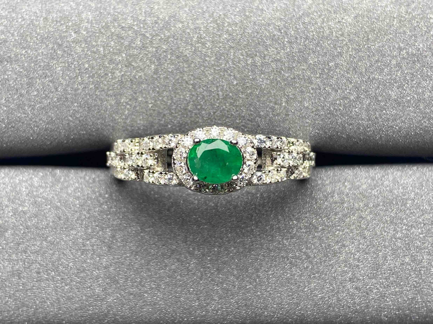 A122 Emerald Ring