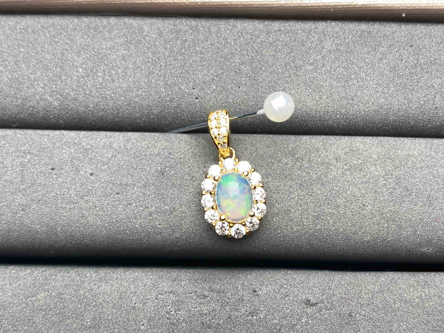 A12332 Opal Pendant