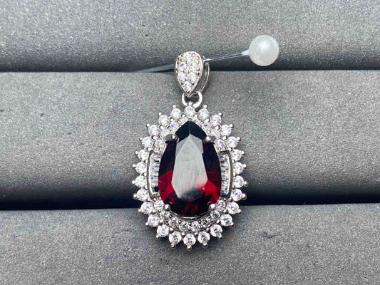 A12370 Garnet Pendant