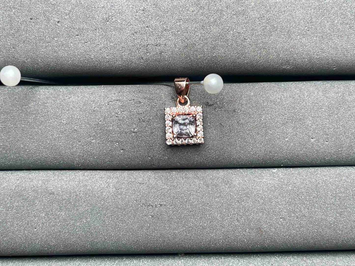 A12453 Spinel Pendant