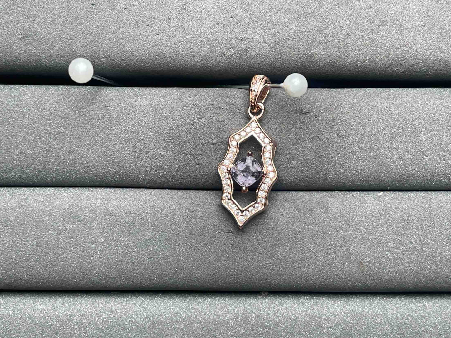 A12454 Spinel Pendant