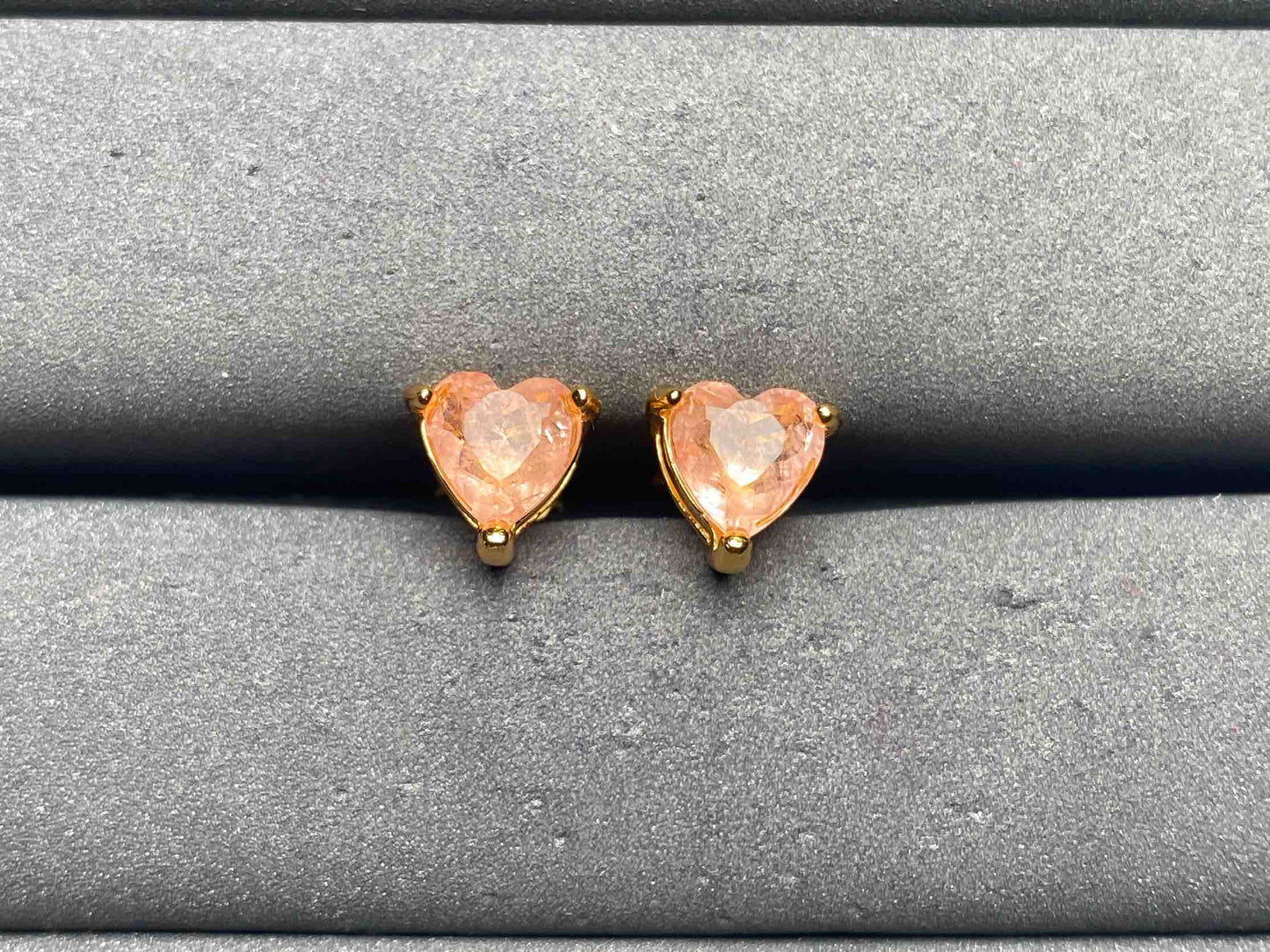 A12549 Color Changing Earrings