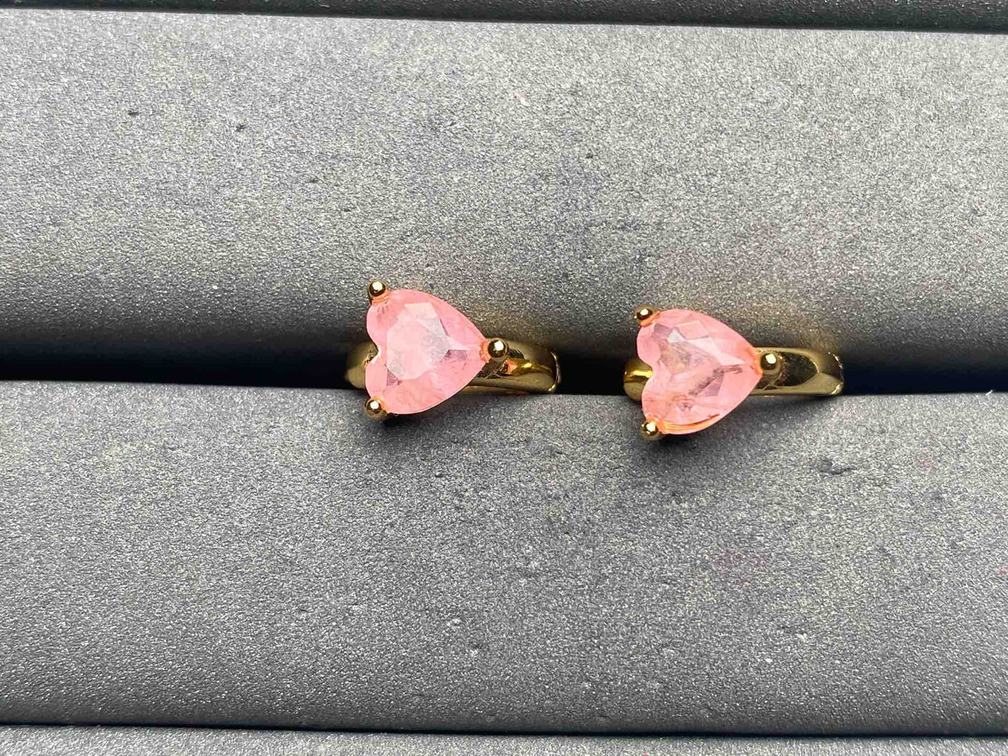 A12551 Color Changing Earrings