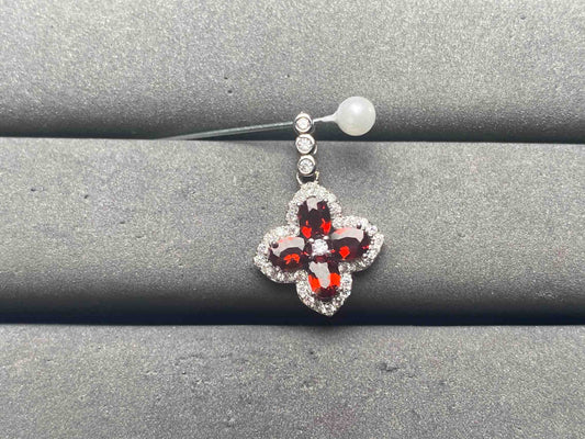 A12565 Garnet Pendant