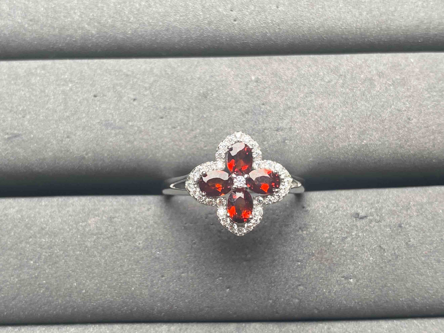 A12568 Garnet Ring