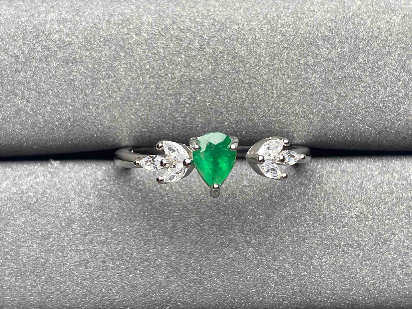 A125 Emerald Ring