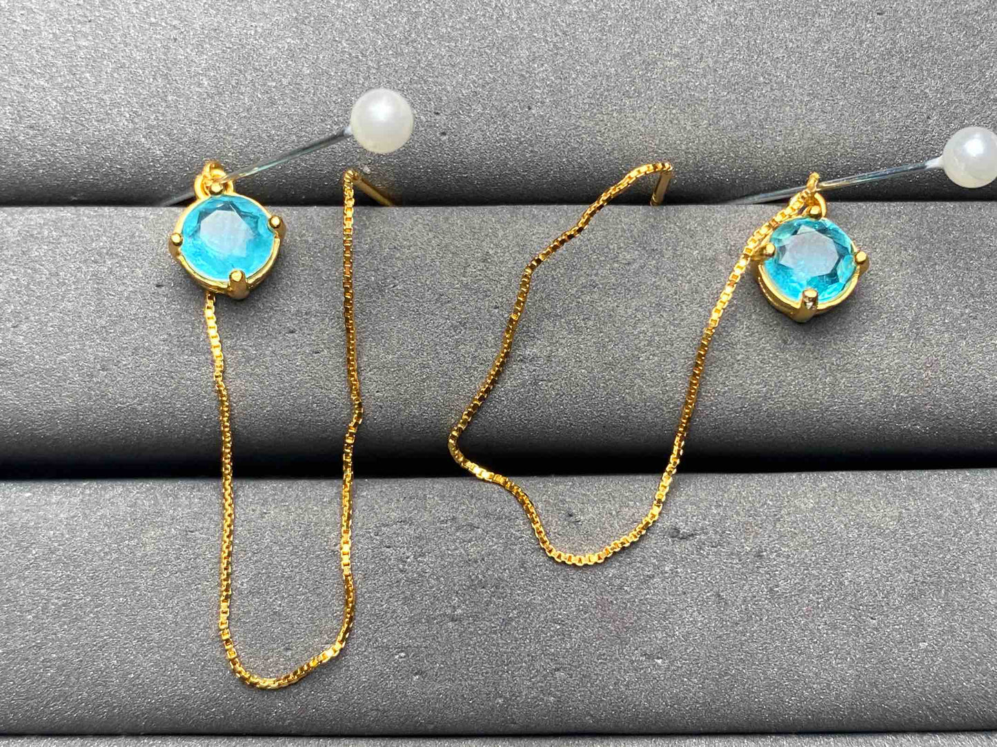 A12671 Color Changing Earrings