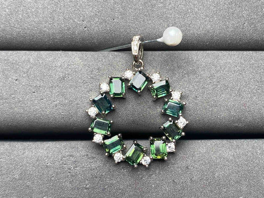 A12704 Sapphire Pendant