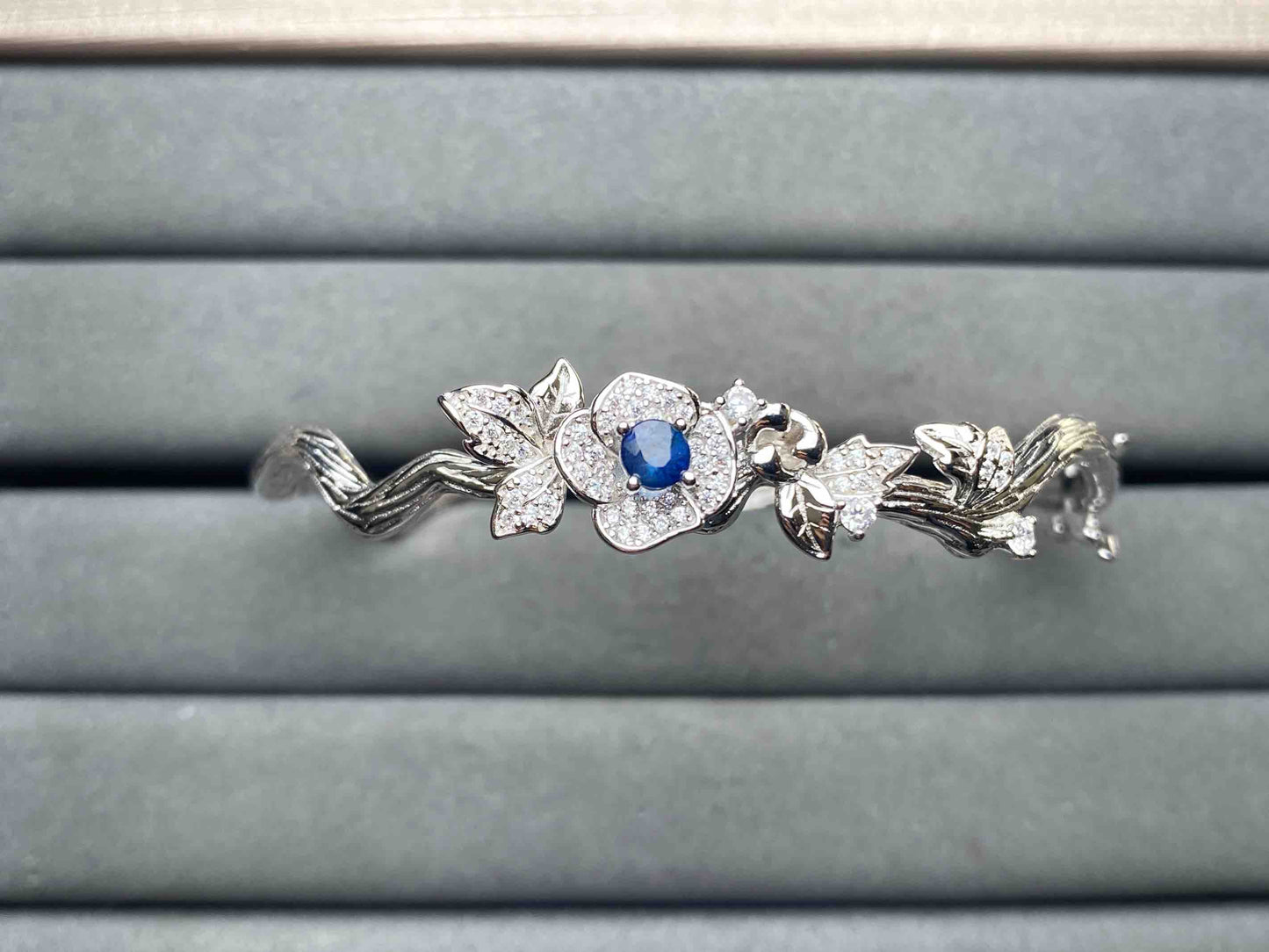 A12712 Sapphire Bangle