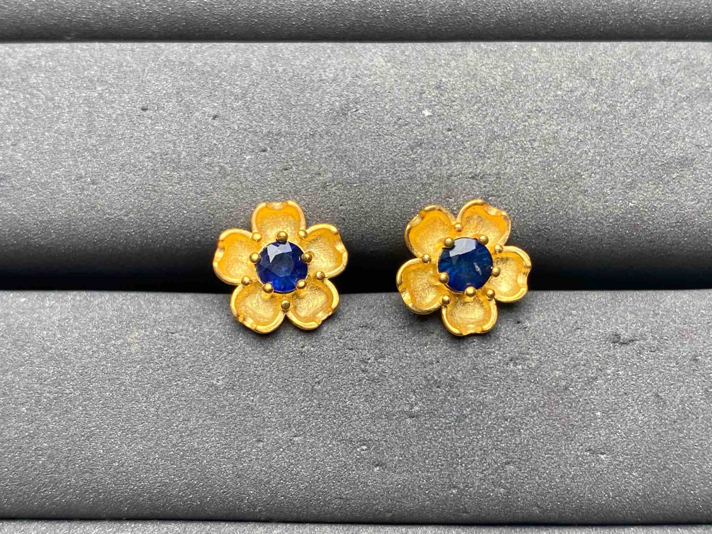 A12717 Sapphire Earrings