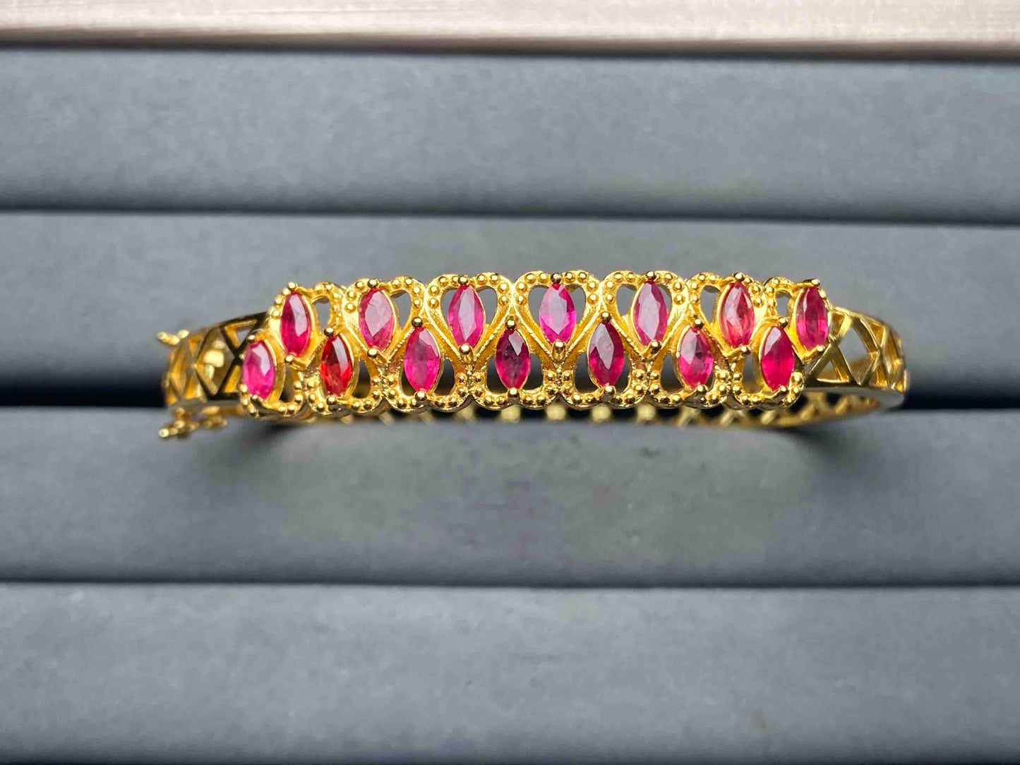 A12722 Ruby Bangle