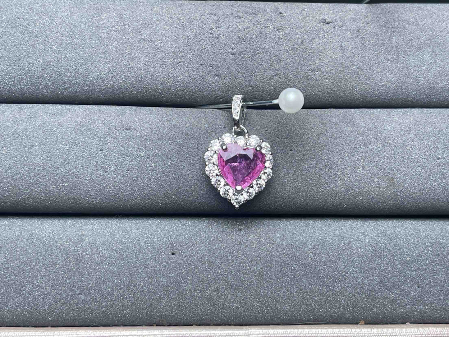 A12838 Sapphire Pendant