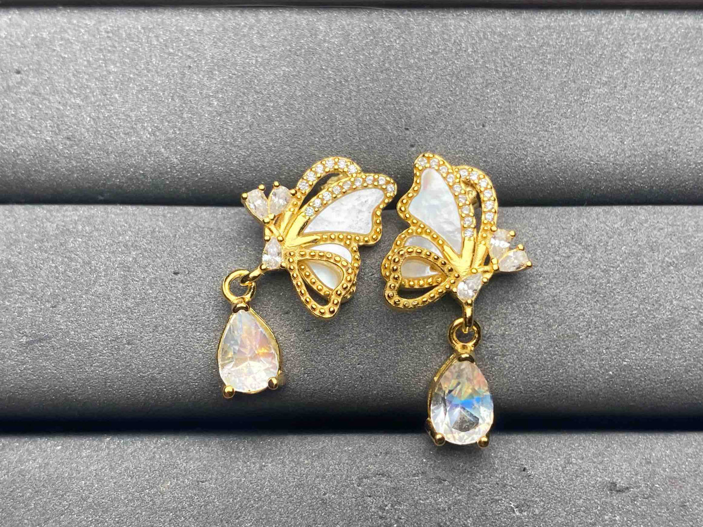 A12914 Moonstone Earrings