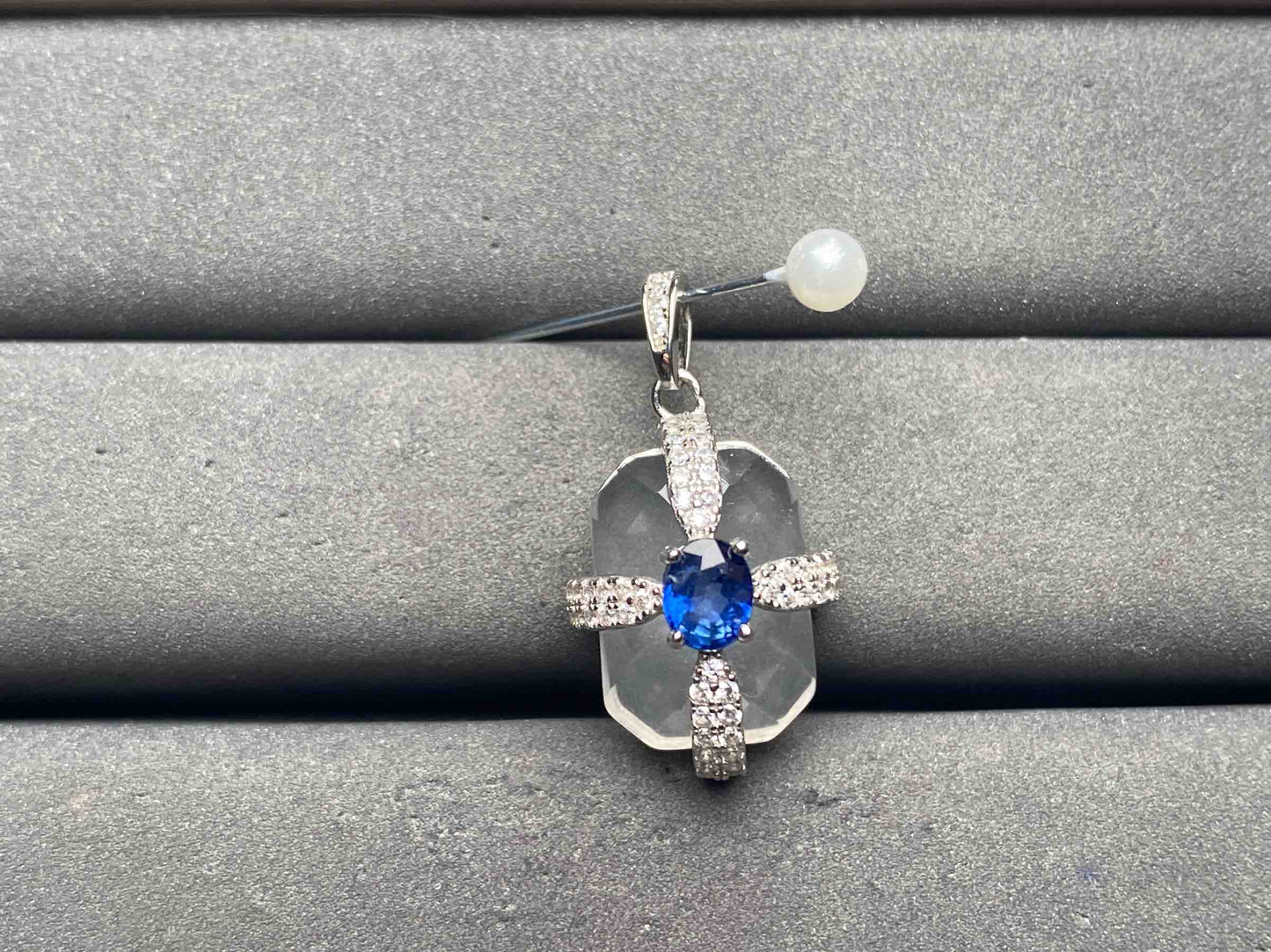 A12940 Blue Sapphire Pendant