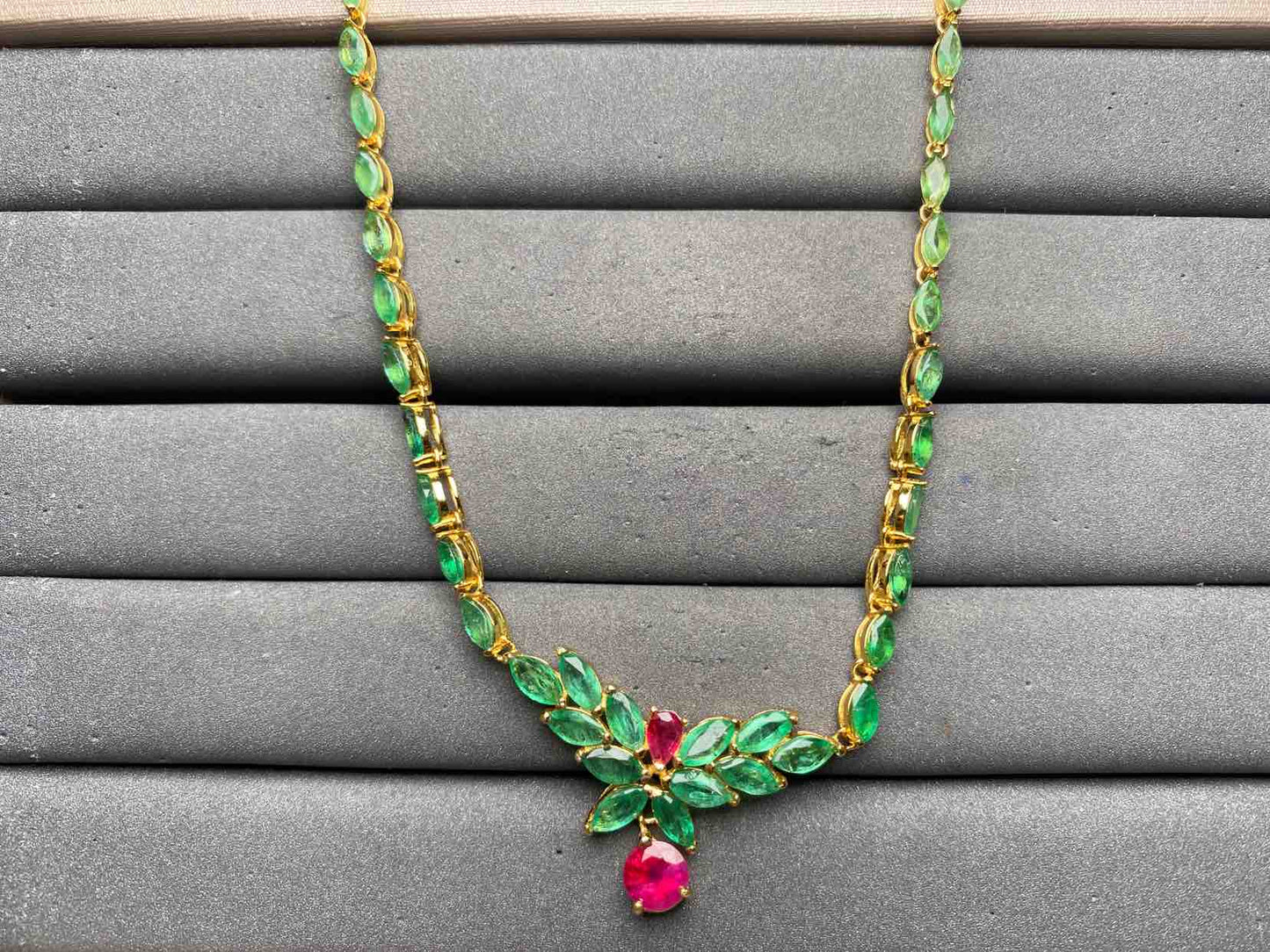 A12983 Emerald Necklace