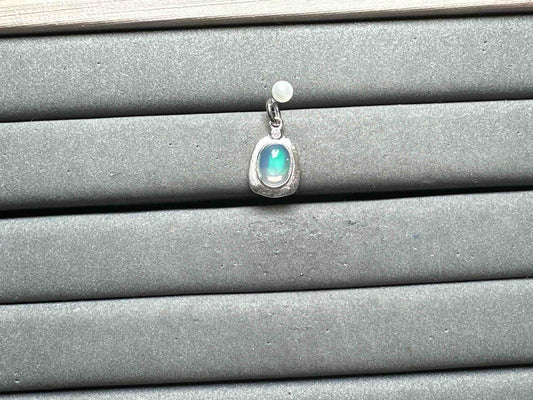 A13005 Opal Pendant