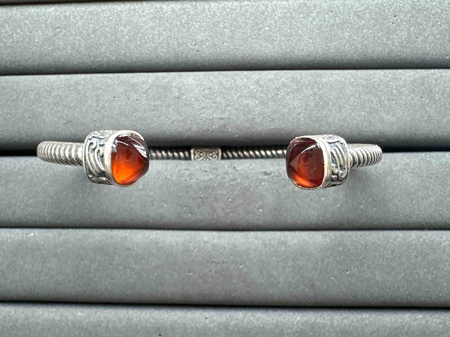 A13041 Garnet Bangle