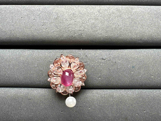 A13096 Ruby brooch