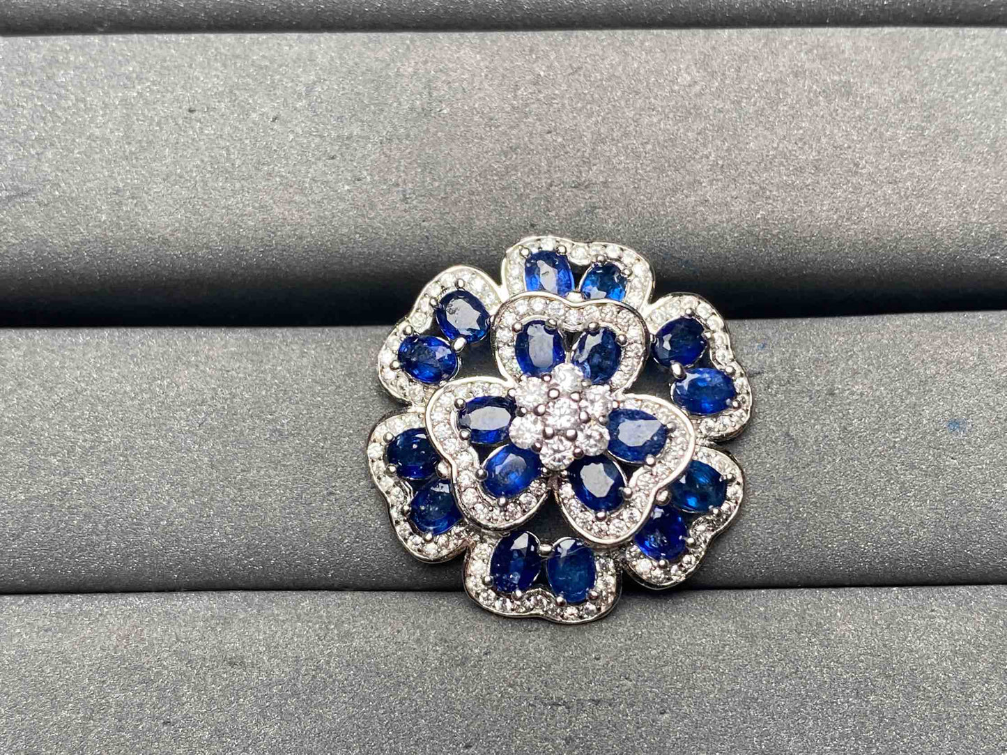 A13116 Sapphire Pendant