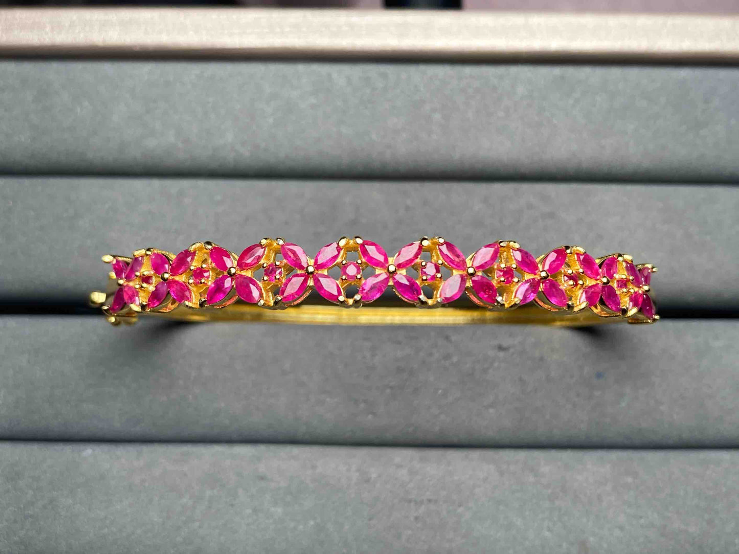A13121 Ruby Bangle