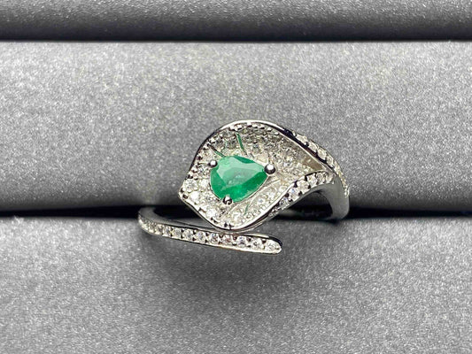A132 Emerald Ring