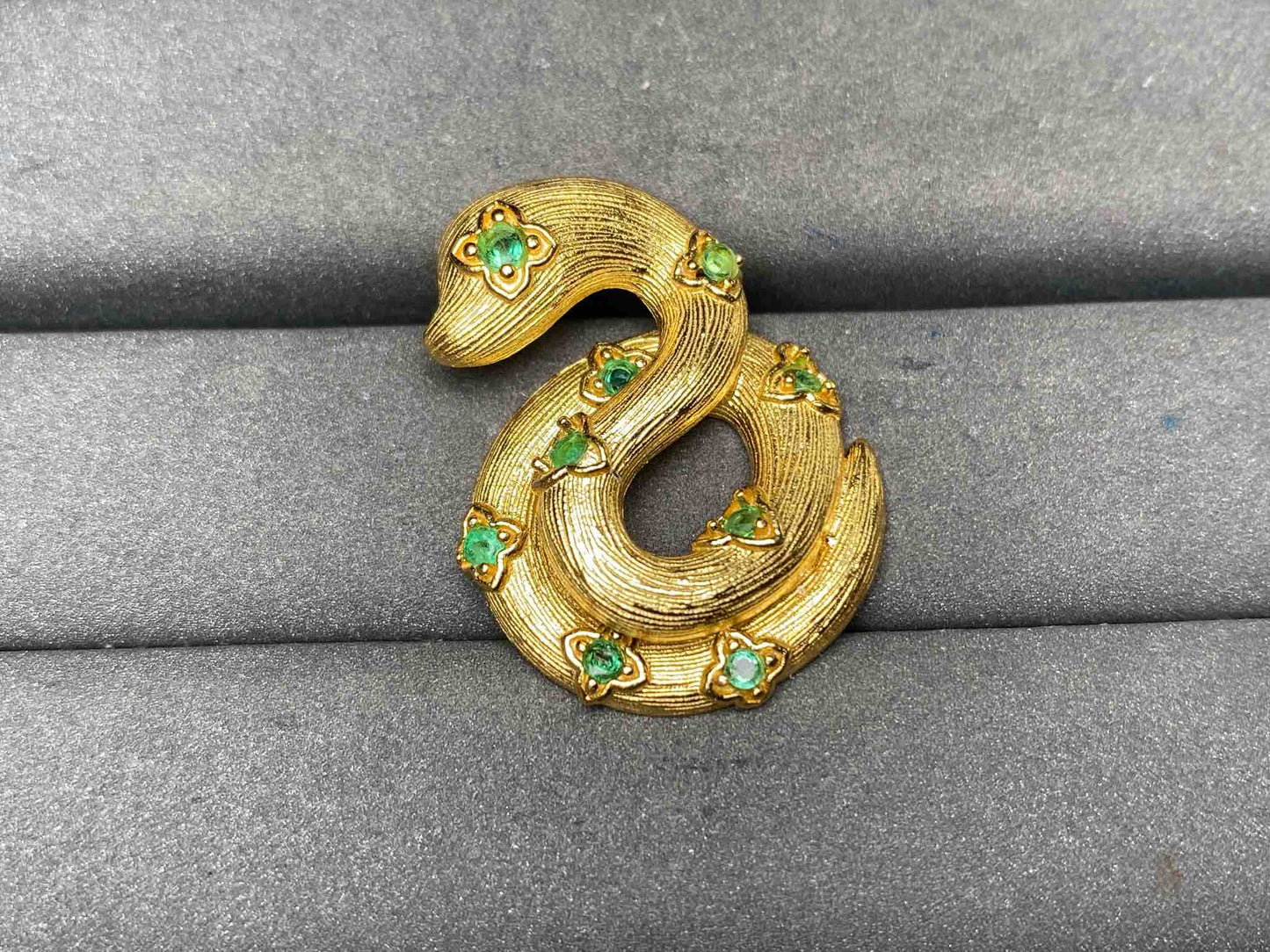 A13207 Emerald Pendant