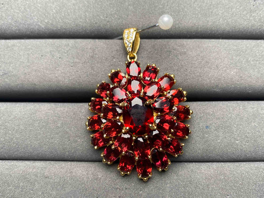 A13227 Garnet Pendant