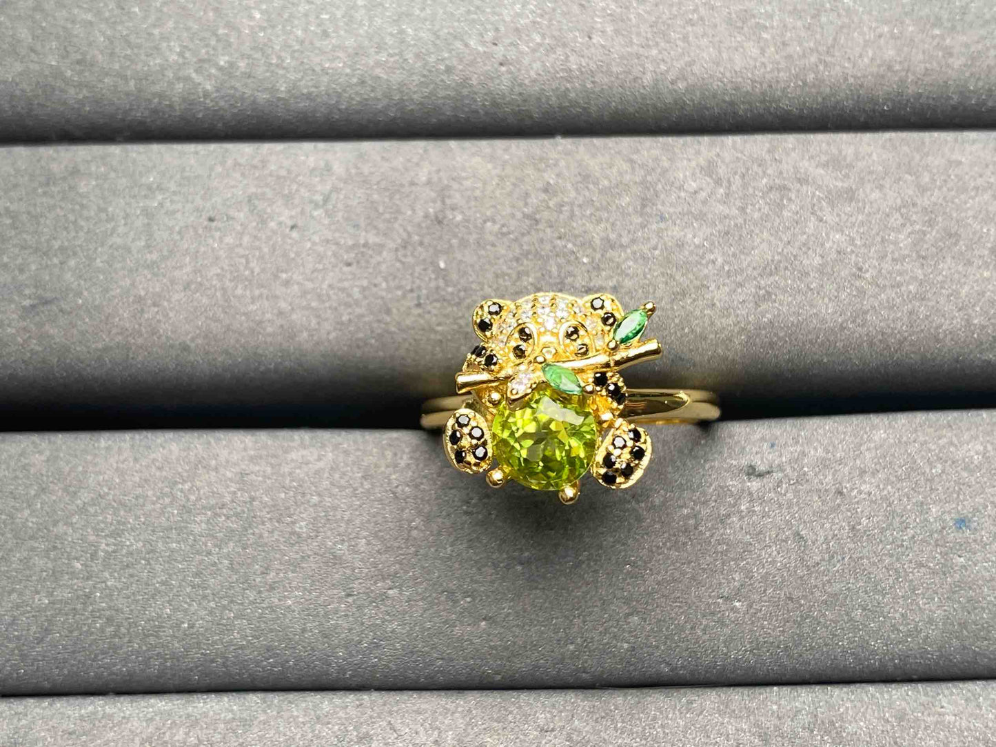 A13251 Peridot Ring
