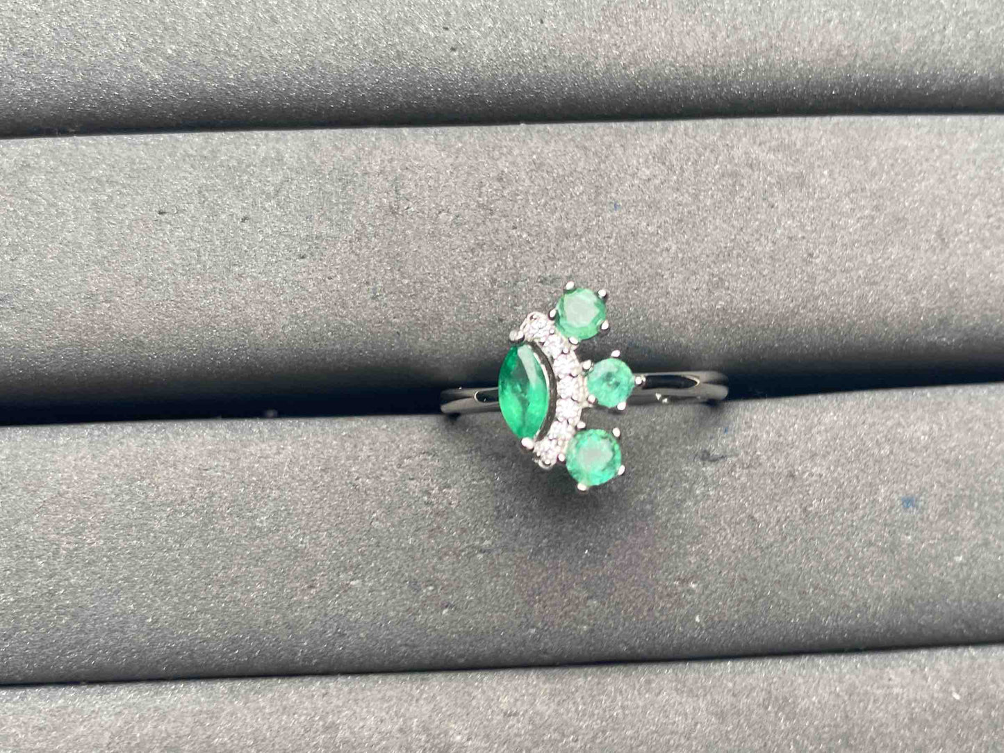 A13268 Emerald Ring