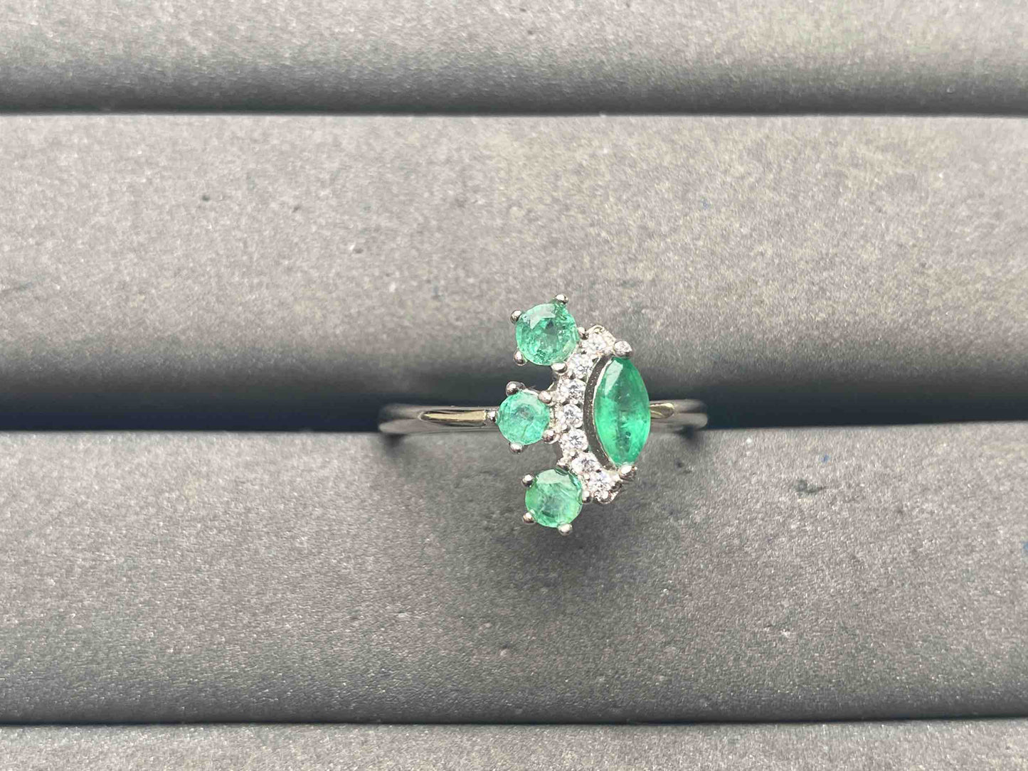 A13283 Emerald Ring
