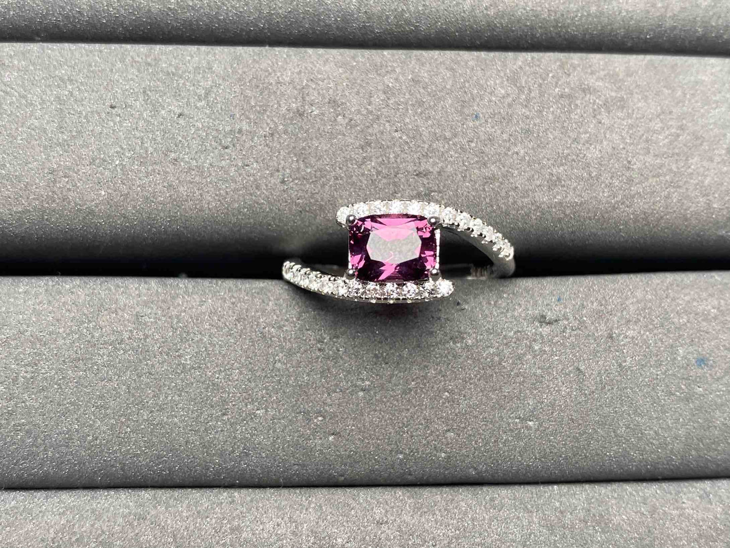 A13360 Spinel Ring