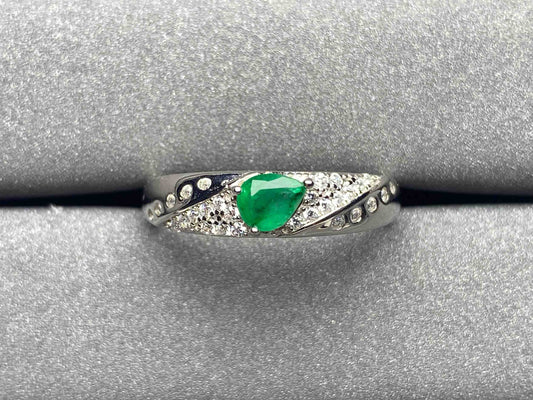 A133 Emerald Ring