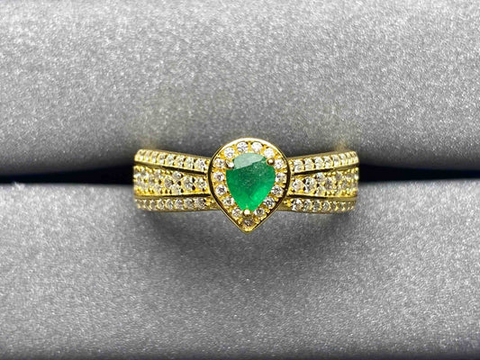 A134 Emerald Ring